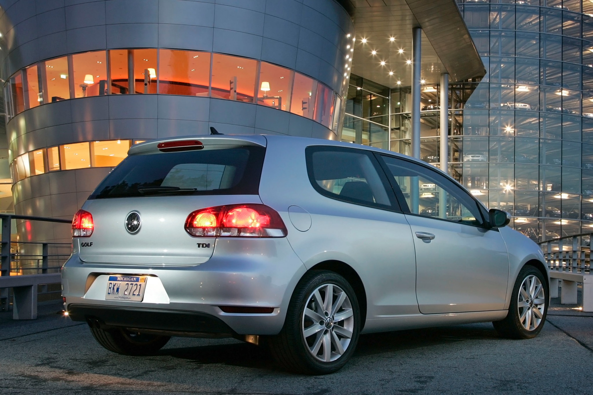 Volkswagen плюсы и минусы. Golf 2010 2.0 TDI. Фольксваген гольф 2010. Фольксваген гольф 3 2010. Гольф 5 3 Dr.